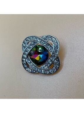 Ginger Snap #215 - “Elegant Rainbow Wedding Knot” for 18mm Snap Jewelry! LOVELY!